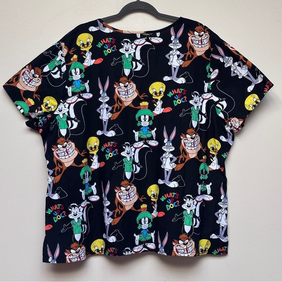 Looney Tunes Cartoon Characters Black Scrub Top Size 3XL - Picture 6 of 10